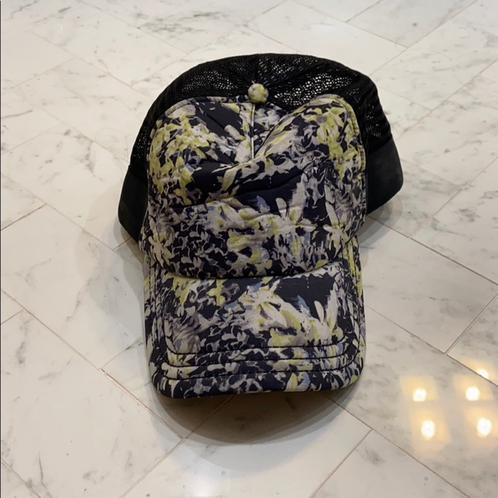 Lululemon hat